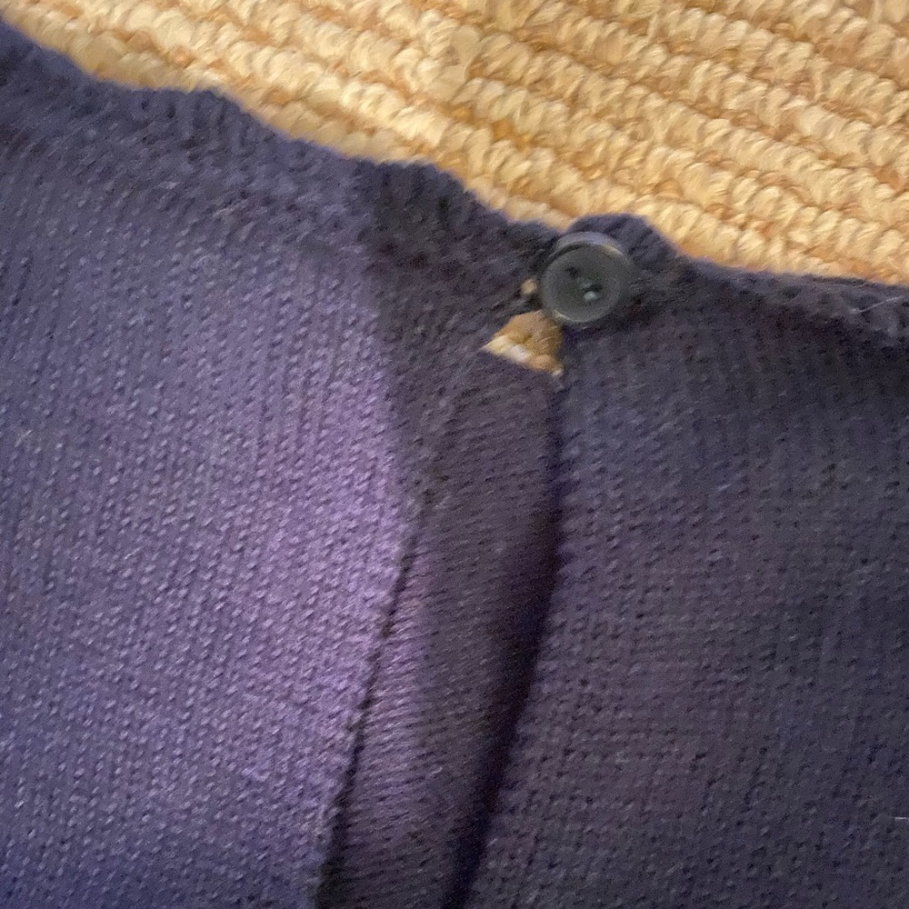 Pretty Loft sweater - Picture 5 of 5
